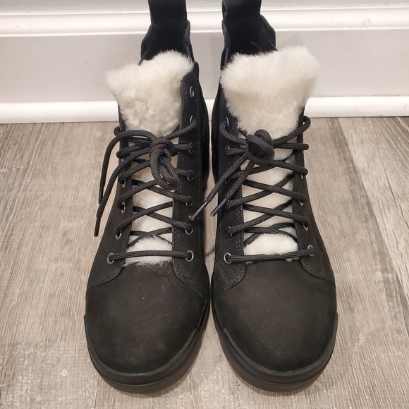 NEW Eileen Fisher Calm Genuine Shearling Trim Booties Black Nubuck - Picture 3 of 6